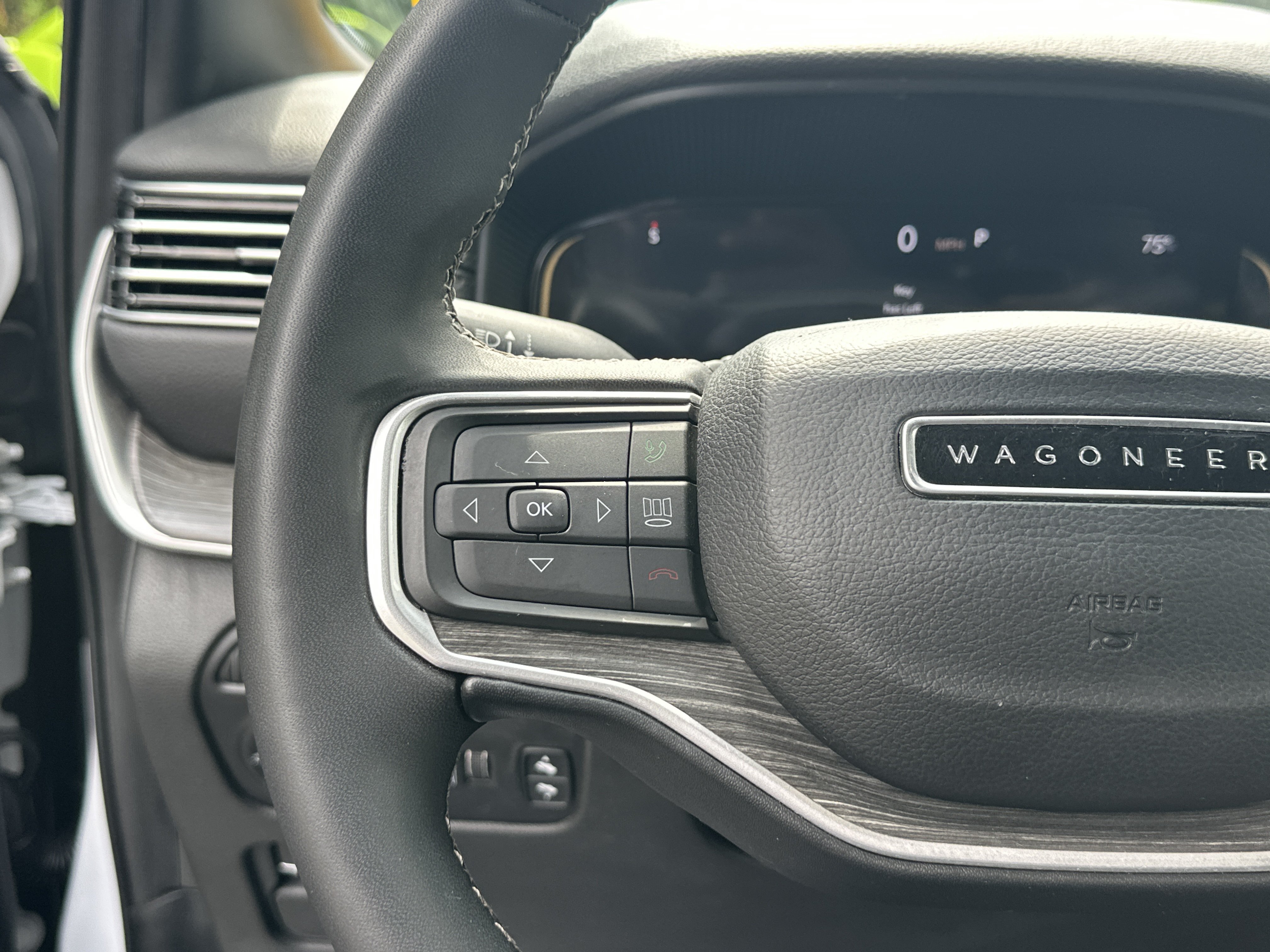 Used 2024 Jeep Wagoneer Series II w/ Flexible Seating Group RWD image 28