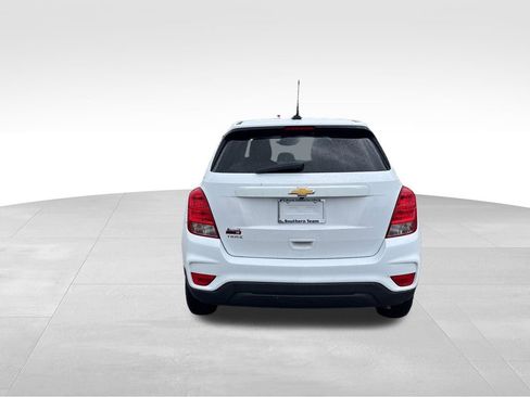 Used 2020 Chevrolet Trax LS w/ Fleet Convenience Package FWD image 5