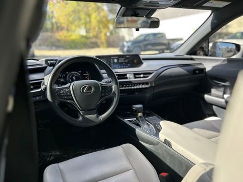 Certified 2022 Lexus UX 250h w/ Accessory Package (Z1) image 22