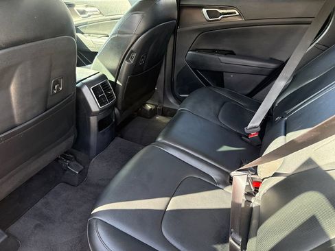 Used 2025 Kia Sportage EX FWD image 15