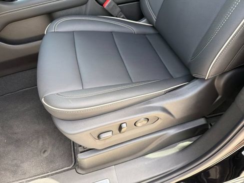 New 2026 GMC Yukon Elevation w/ Elevation Premium Package AWD/4WD image 18