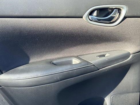 Used 2016 Nissan Sentra SV image 12