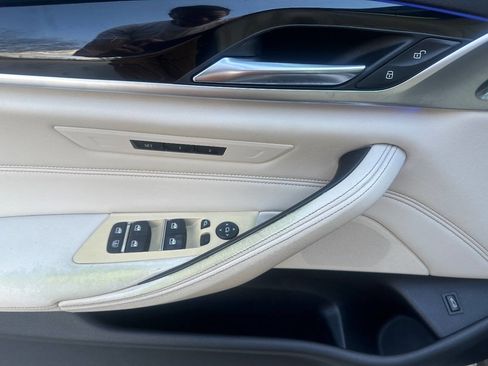 Used 2017 BMW 540i image 21
