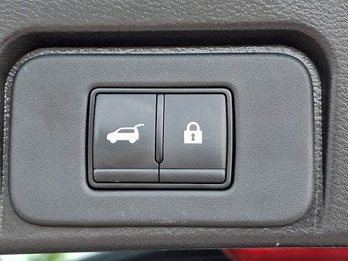 Certified 2023 Nissan Rogue SV w/ SV Premium B Package AWD/4WD image 32