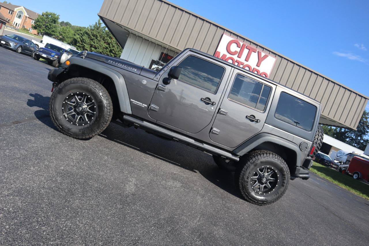 Used 2017 Jeep Wrangler Unlimited Rubicon w/ Cold Weather Group AWD/4WD image 19