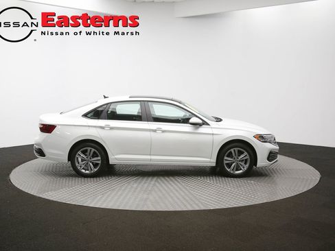 Used 2023 Volkswagen Jetta SE w/ Panoramic Sunroof Package image 58