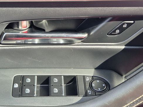 Used 2025 MAZDA CX-90 Plug-In Hybrid w/ Preferred image 29