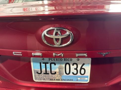 Used 2018 Toyota Camry SE FWD image 18