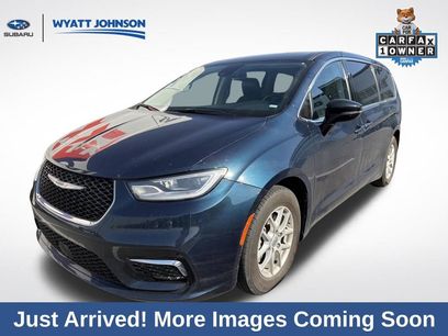 Used 2024 Chrysler Pacifica Touring-L