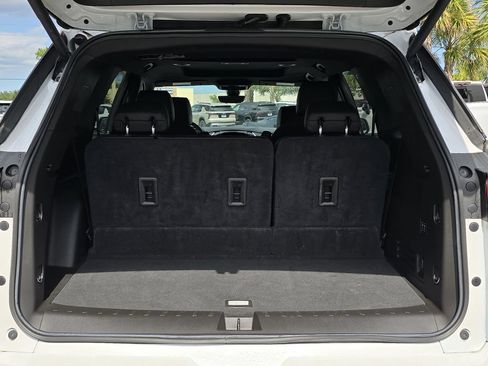 Used 2023 Chevrolet Traverse High Country FWD image 14