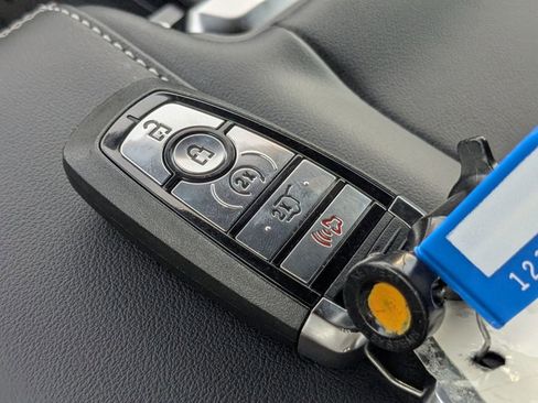 New 2025 Ford Expedition Platinum w/ Stealth Performance Package image 33