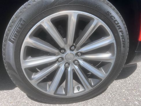 Used 2023 Jeep Grand Wagoneer 4WD image 7