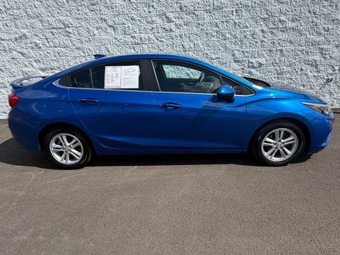 Used 2017 Chevrolet Cruze LT w/ Sun And Sound Package FWD image 3