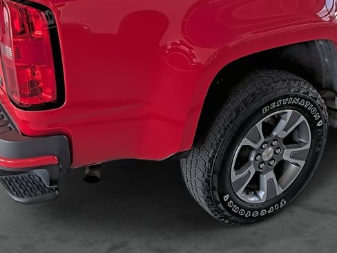 Used 2016 Chevrolet Colorado Z71 AWD/4WD image 12