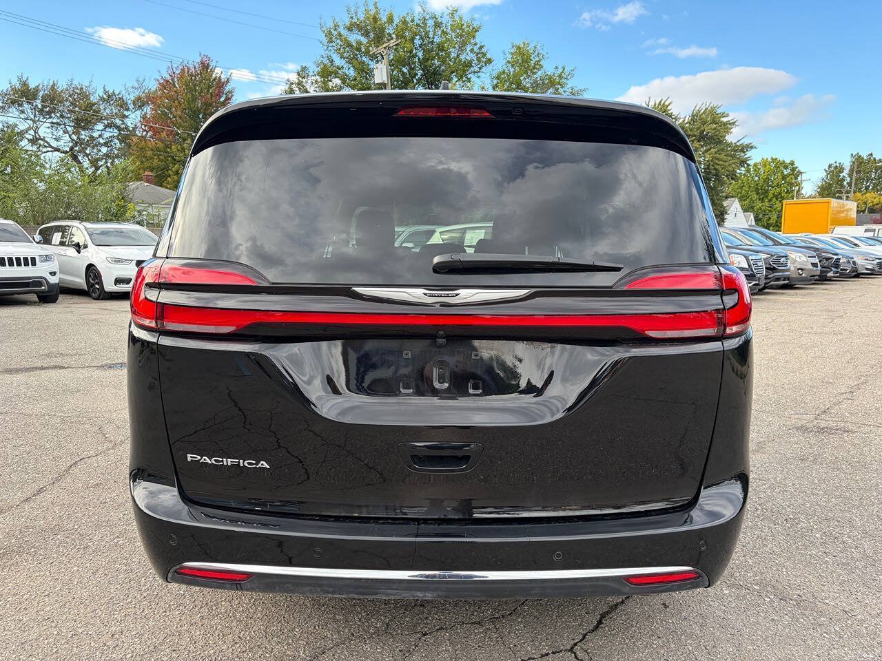 Used 2026 Chrysler Pacifica Select FWD image 6