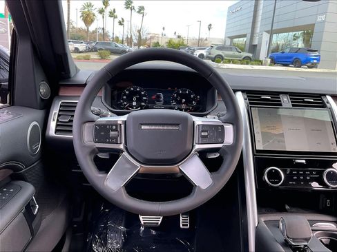New 2026 Land Rover Discovery Dynamic SE AWD/4WD image 15