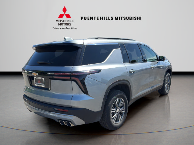 Used 2025 Chevrolet Traverse LT FWD image 5