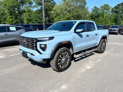 Used 2025 GMC Canyon Denali AWD/4WD image 2