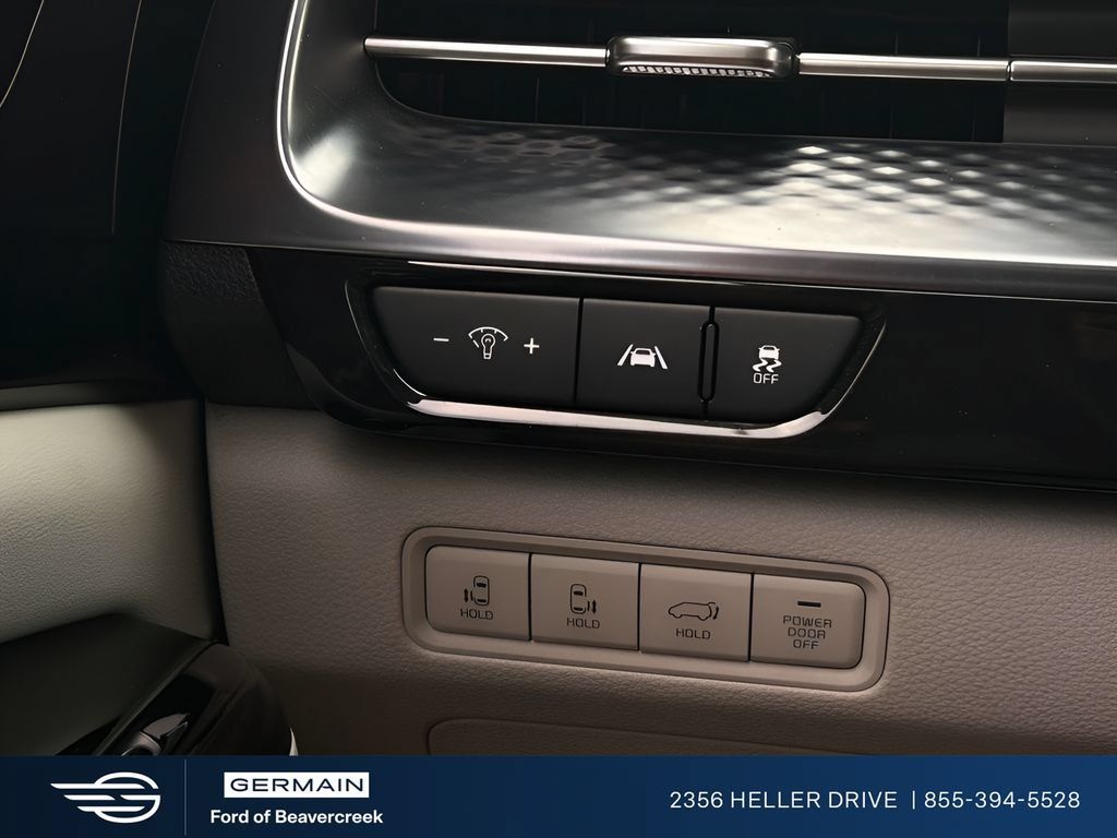 Used 2024 Kia Carnival SX Prestige FWD image 23