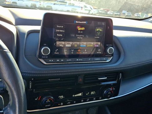 Used 2022 Nissan Rogue SV w/ SV Premium Package image 24