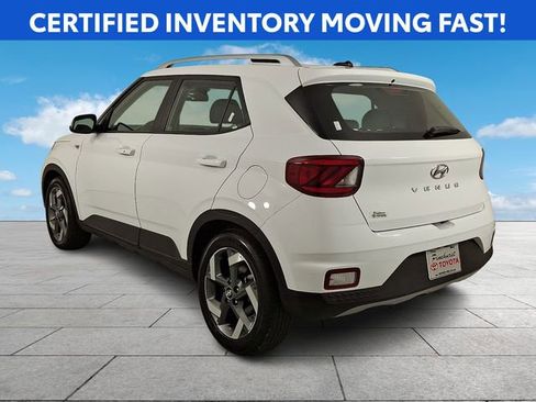 Certified 2025 Hyundai Venue SEL FWD image 5