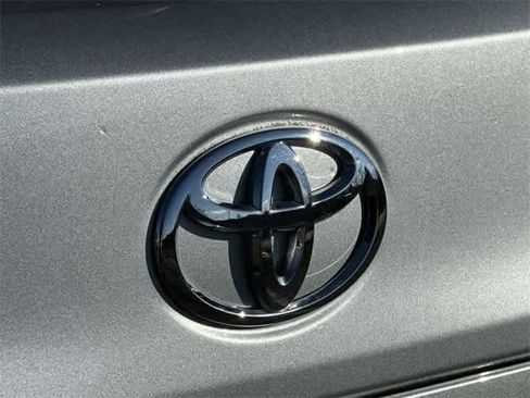 Used 2024 Toyota Corolla Cross LE image 17