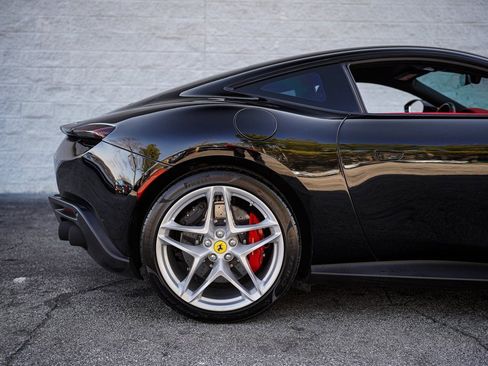 Used 2023 Ferrari Roma image 15