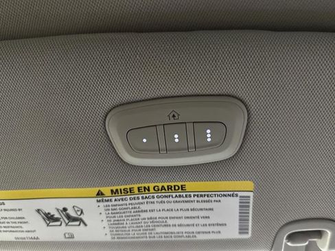 Used 2023 Chrysler Pacifica Limited w/ Uconnect Theater Family Group image 30