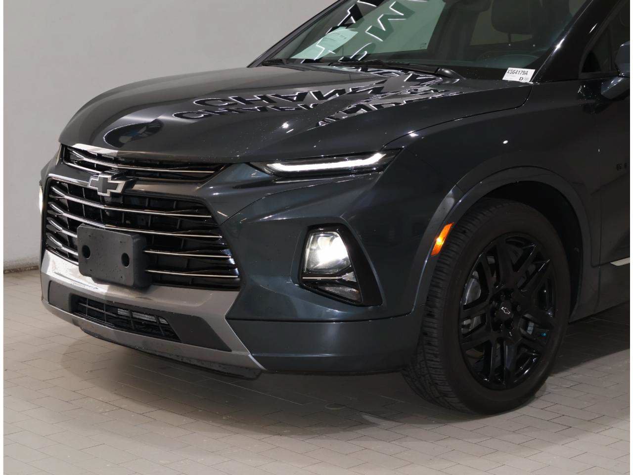 Used 2020 Chevrolet Blazer Premier w/ Driver Confidence II Package AWD/4WD image 2