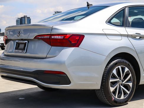 Used 2023 Volkswagen Jetta S FWD image 9