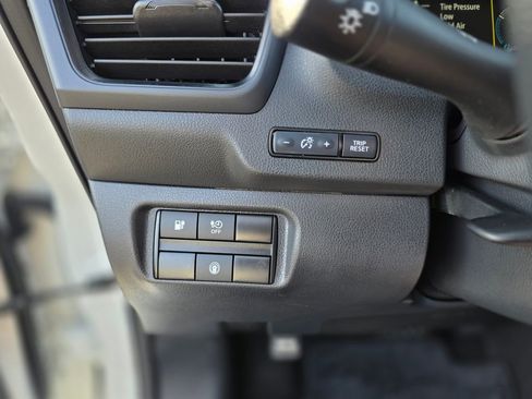 Used 2023 Nissan Leaf S image 32