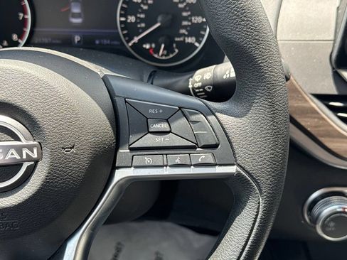 Used 2023 Nissan Altima 2.5 SV AWD/4WD image 28