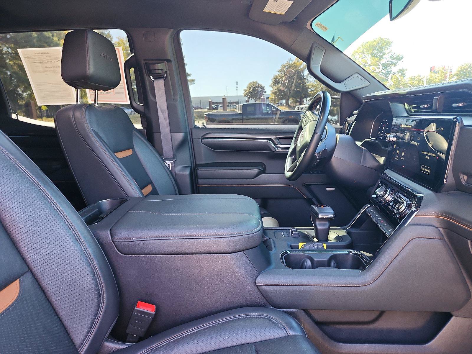 Used 2024 GMC Sierra 1500 AT4 w/ AT4 Premium Package AWD/4WD image 8