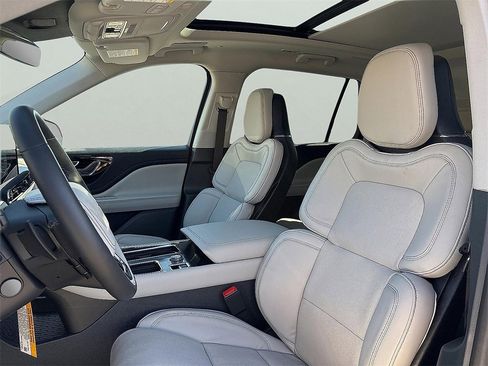 New 2026 Lincoln Aviator Reserve image 14