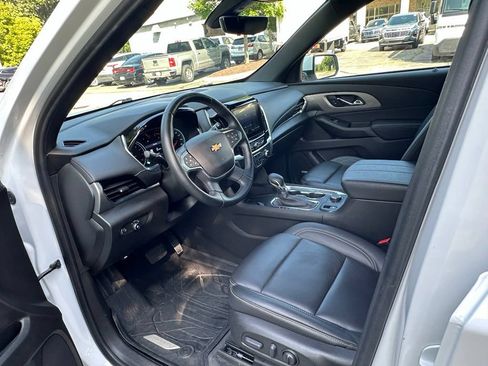 Used 2023 Chevrolet Traverse LT w/ LT Premium Package AWD/4WD image 10