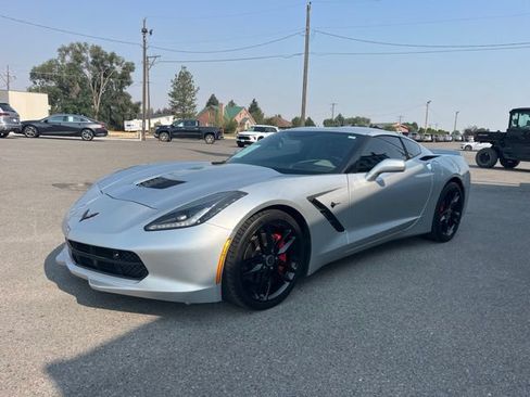 Used 2016 Chevrolet Corvette Stingray Coupe w/ 3LT Preferred Equipment Group RWD image 4