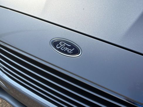 Used 2020 Ford Fusion SE FWD image 12