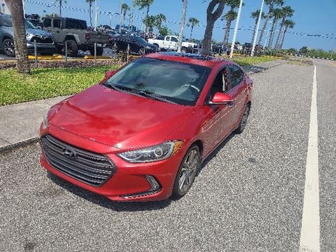 Used 2017 Hyundai Elantra Limited w/ Limited Tech Package 04 FWD image 4