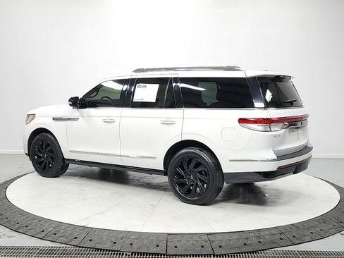 Used 2024 Lincoln Navigator Premiere image 5