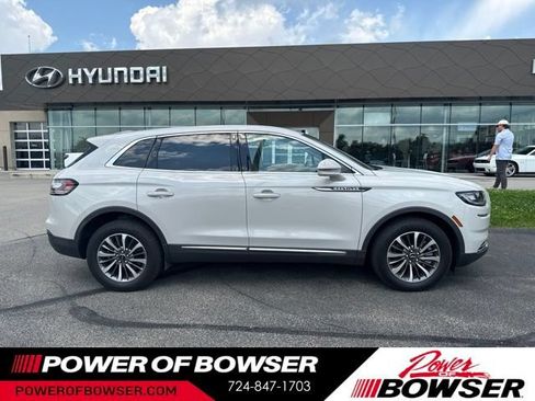 Used 2023 Lincoln Nautilus AWD w/ Premium Package image 9