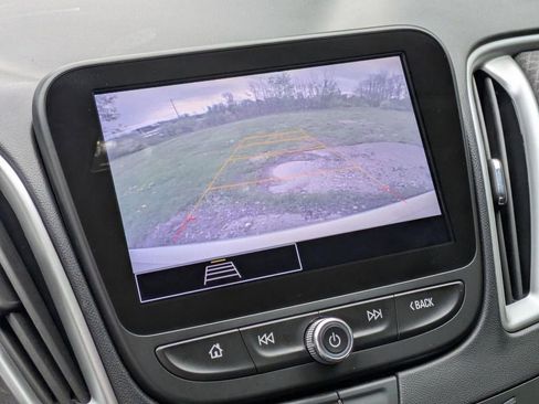 Used 2022 Chevrolet Malibu LS FWD image 26
