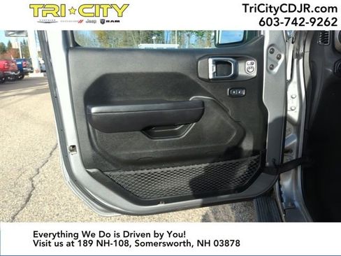 Used 2020 Jeep Gladiator Sport w/ Quick Order Package 24S image 16