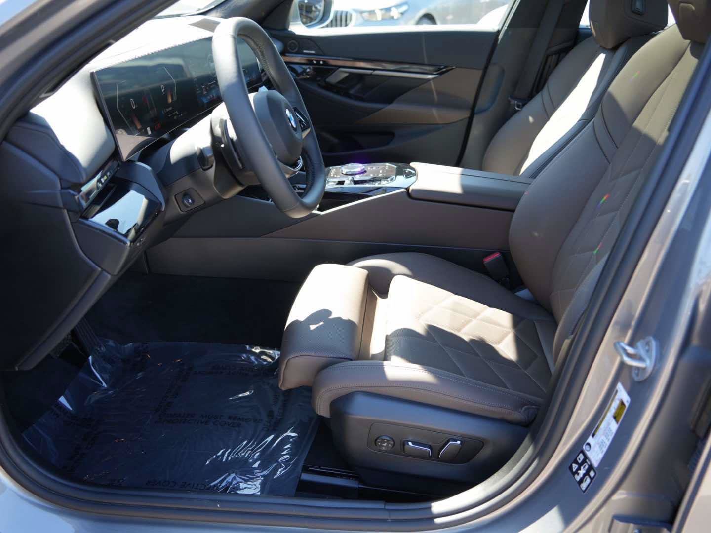 Used 2026 BMW 540i xDrive AWD/4WD image 14