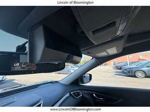 Used 2015 Nissan Rogue SL w/ SL Premium Package image 39
