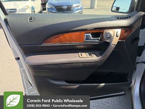 Used 2012 Lincoln MKX FWD image 13