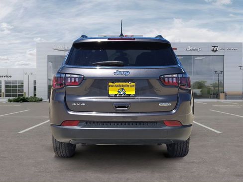 Used 2023 Jeep Compass Latitude image 4