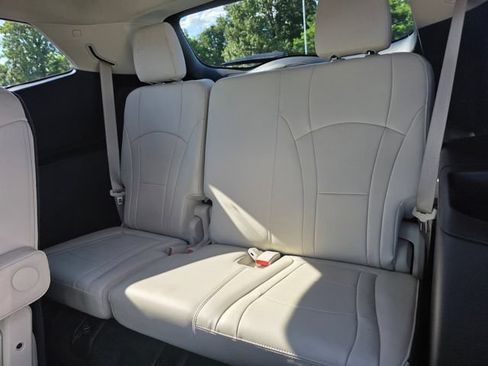 Used 2023 Buick Enclave Essence FWD image 12