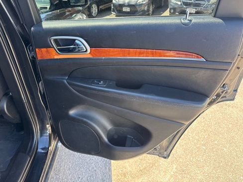 Used 2011 Jeep Grand Cherokee Overland AWD/4WD image 15