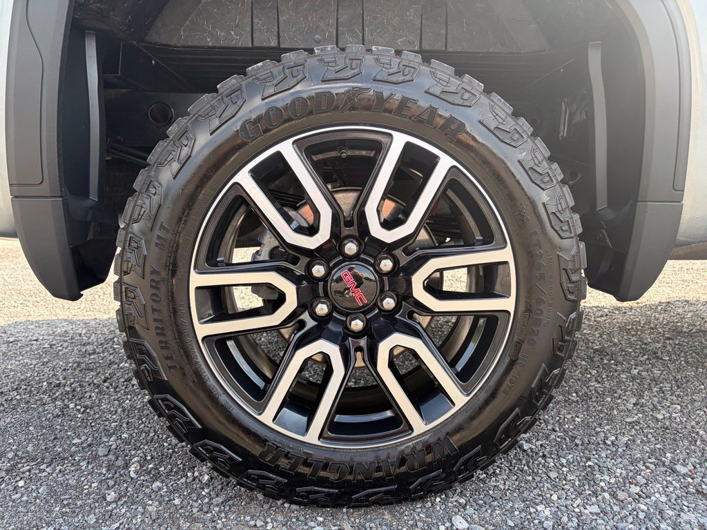 Used 2026 GMC Sierra 1500 AT4 w/ AT4 Premium Package AWD/4WD image 21