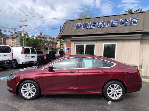 Used 2016 Chrysler 200 Limited FWD image 2